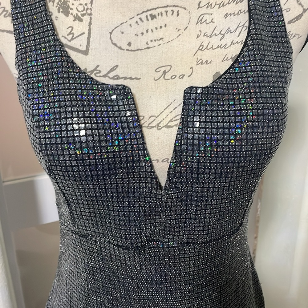 Haute Monde Gray Bodycon Cocktail Dress with Plunge Neckline - Picture 4 of 7